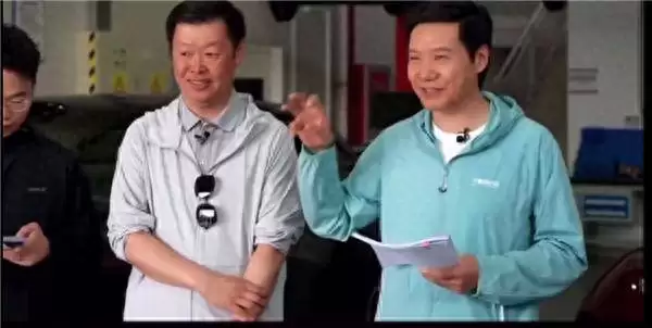 私家车装600斤车厘子慰问工程师被指违规？雷军直播澄清：在封闭厂区拍摄无违规